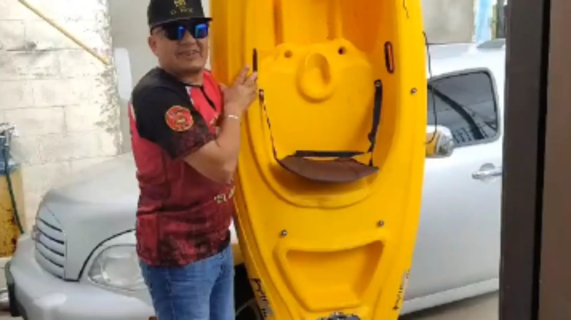 Noe y su kayak amarillo